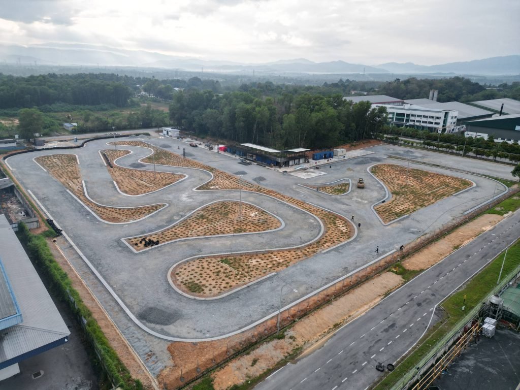 Floodlighting for a kart & motorcycle racing track – photo 2